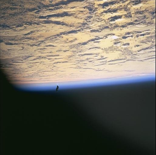 STS088-724-66, 20:17:04 GMT: the most widely circulated frame of the object