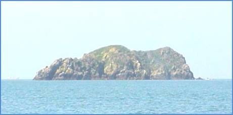 Stack Rocks, St Brides Bay, a location in the 1977 wave (location photo, not of the event)
