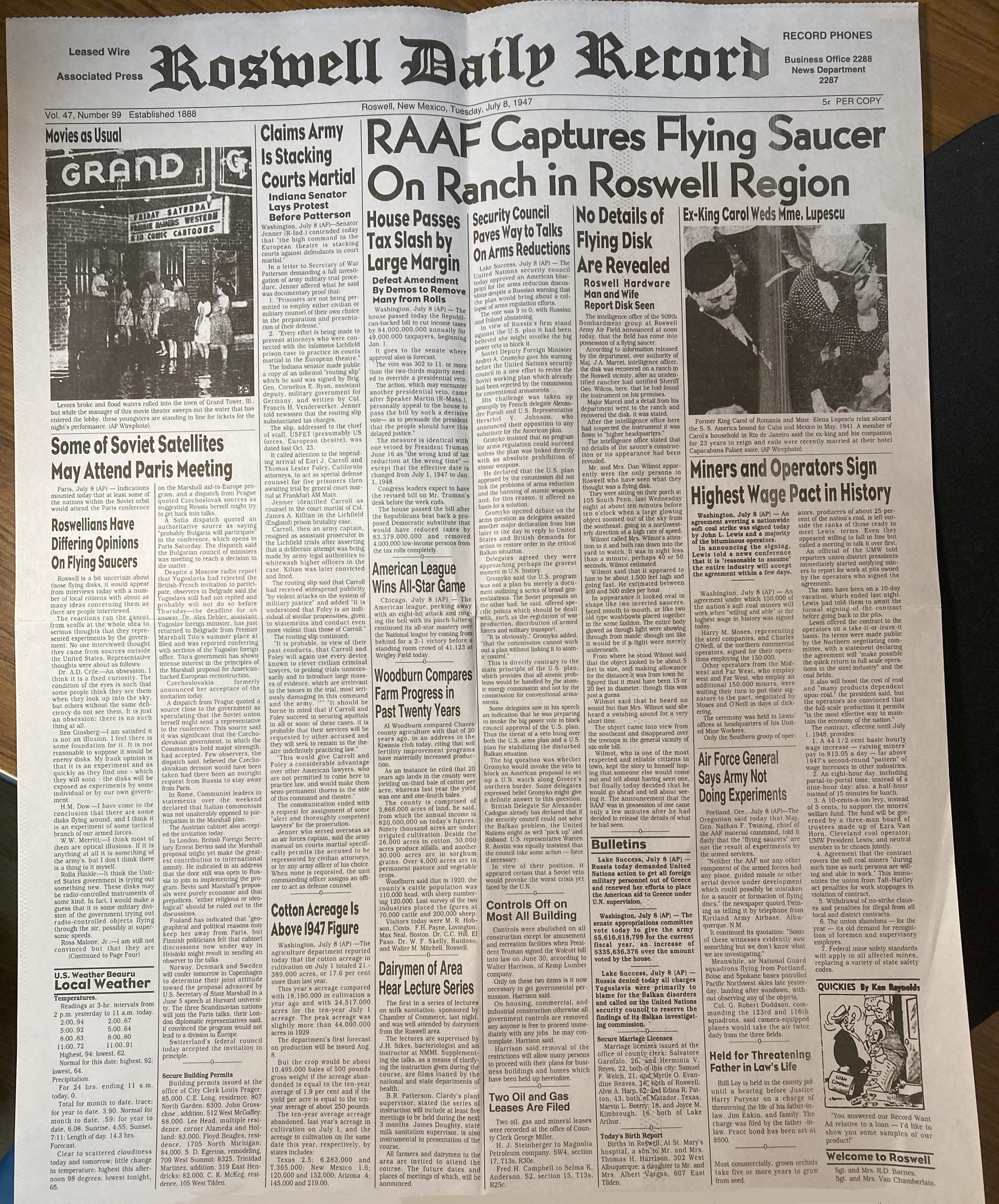 Roswell Daily Record front page, July 8, 1947