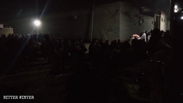 An open-air Mass in Donglu village (2019).